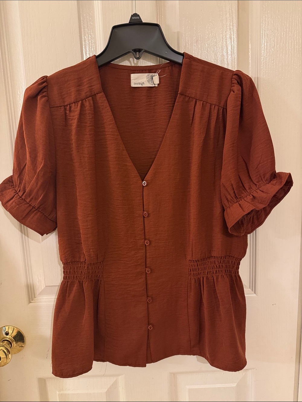 everleigh Rust Button-Front Puff Sleeve Blouse